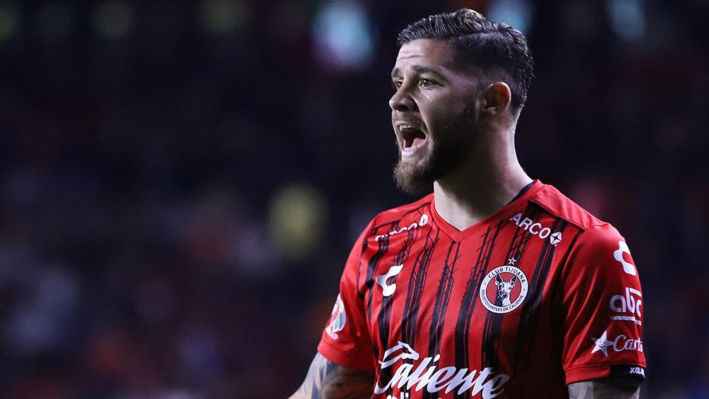 Barbieri reclama en un juego de Xolos