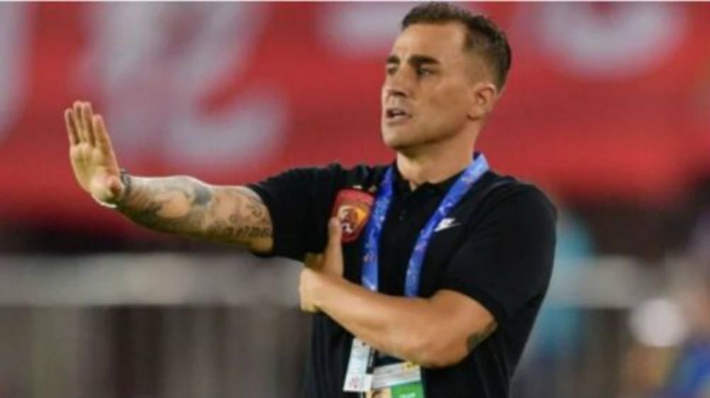 Fabio en un juego de Guangzhou Evergrande en China