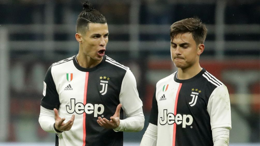 Cristiano Ronaldo junto a Paulo Dybala