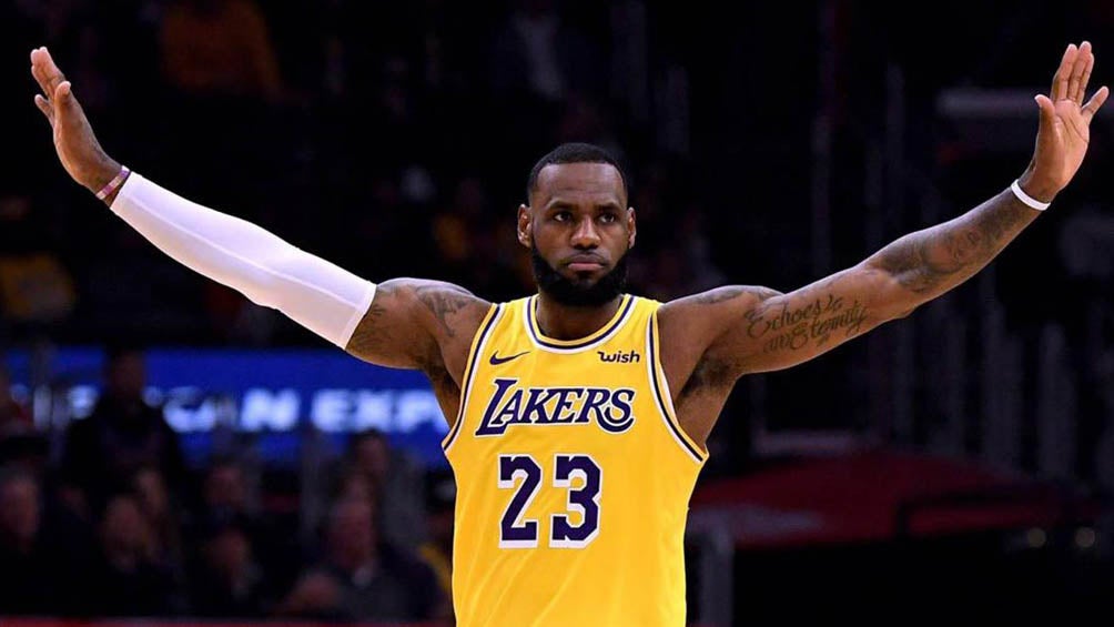 LeBron James, en un juego de los Lakers