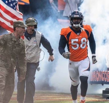 Von Miller, previo a un juego de Broncos