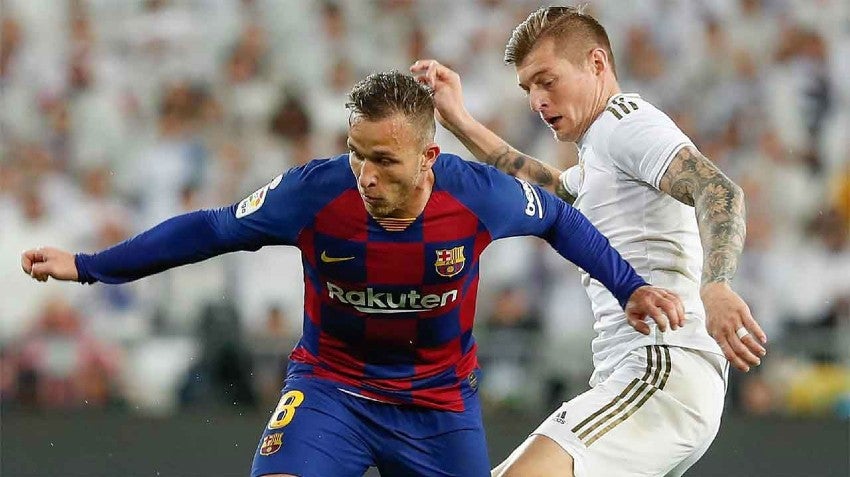 Arthur Melo durante un partido con Barcelona