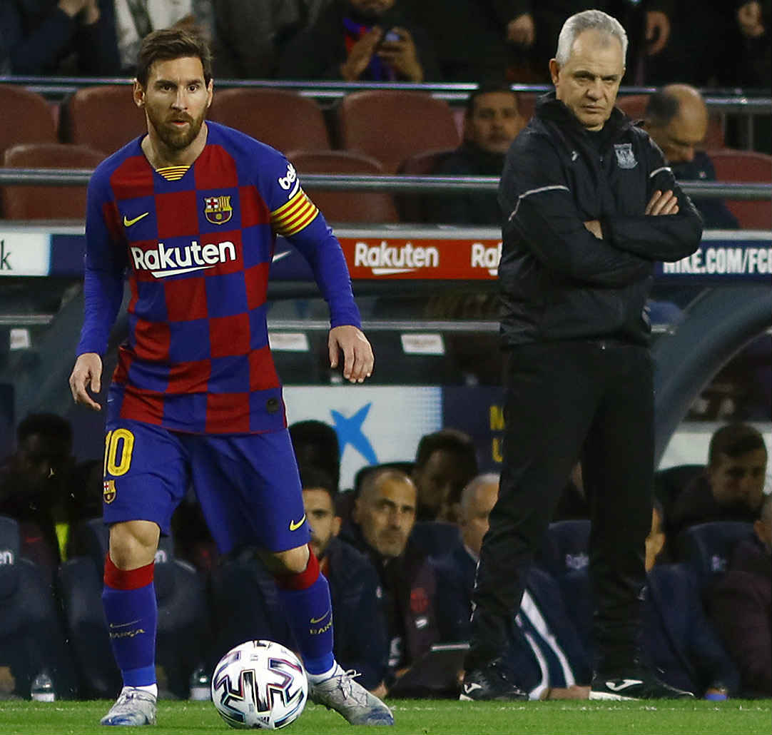 Javier Aguirre, técnico de Leganés, y Lionel Messi