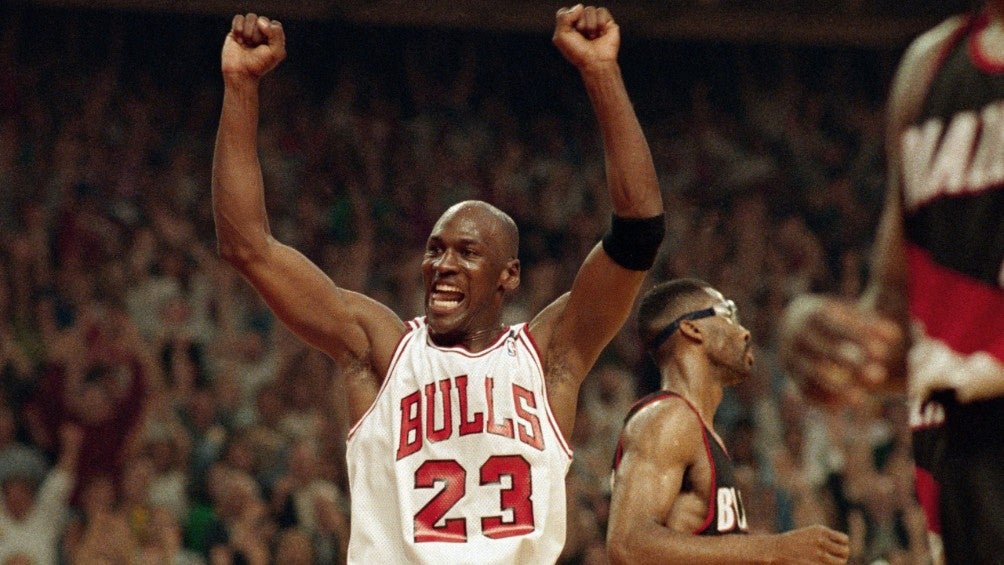 Michael Jordan durante un partido con los Bulls