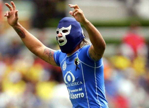 Gato Ortiz celebrando un gol con Jaguares 