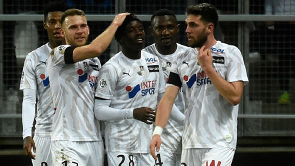 Jugadores del Amiens festejan en la Ligue 1