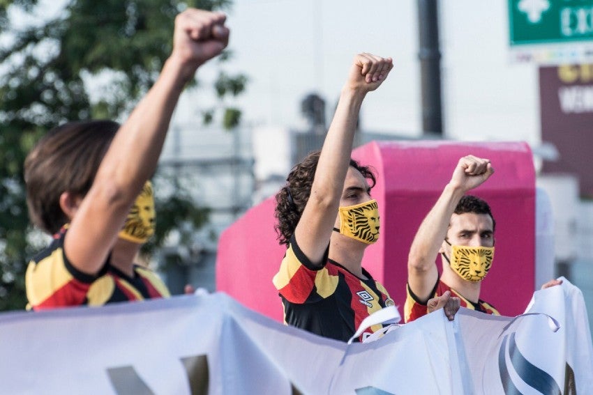 Jugadores de Leones Negros se manifiestan por la abolición del Ascenso