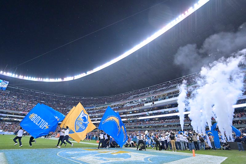 Acciones del encuentro de la NFL en México del año pasado