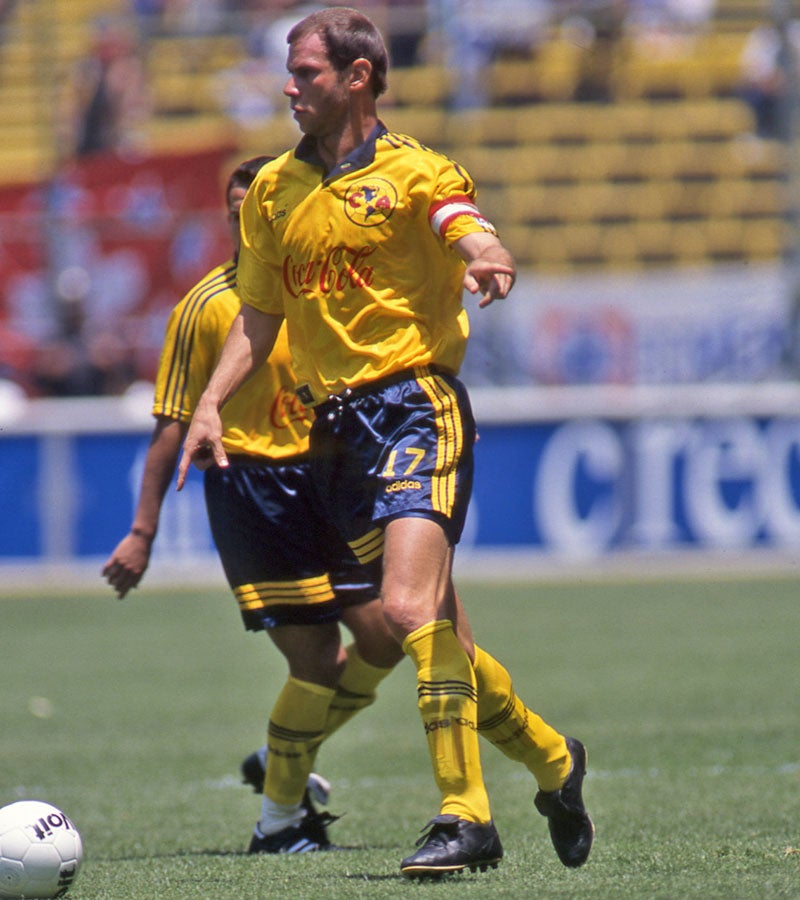 En sus últimos años con América, Zague fue capitán