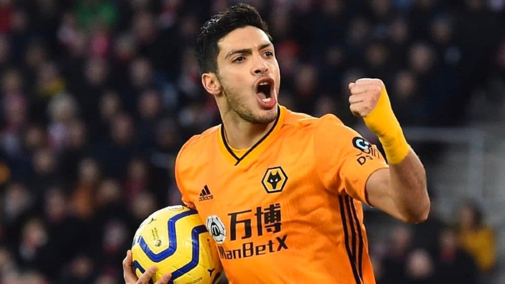 Raúl Jiménez celebrando un gol con Wolves