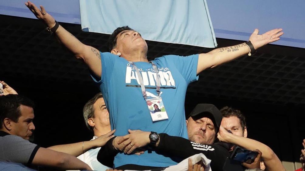 Maradona, durante el partido de Argentina y Nigeria