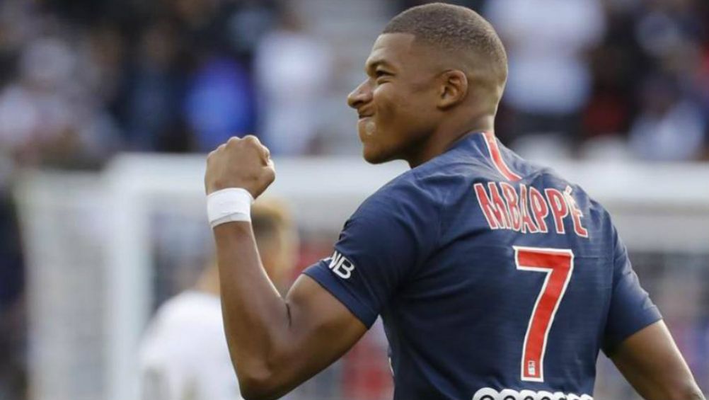 Kylian Mbappé celebrando una anotación con PSG