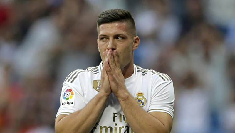 Luka Jovic tras una falla en el Santiago Bernabéu 