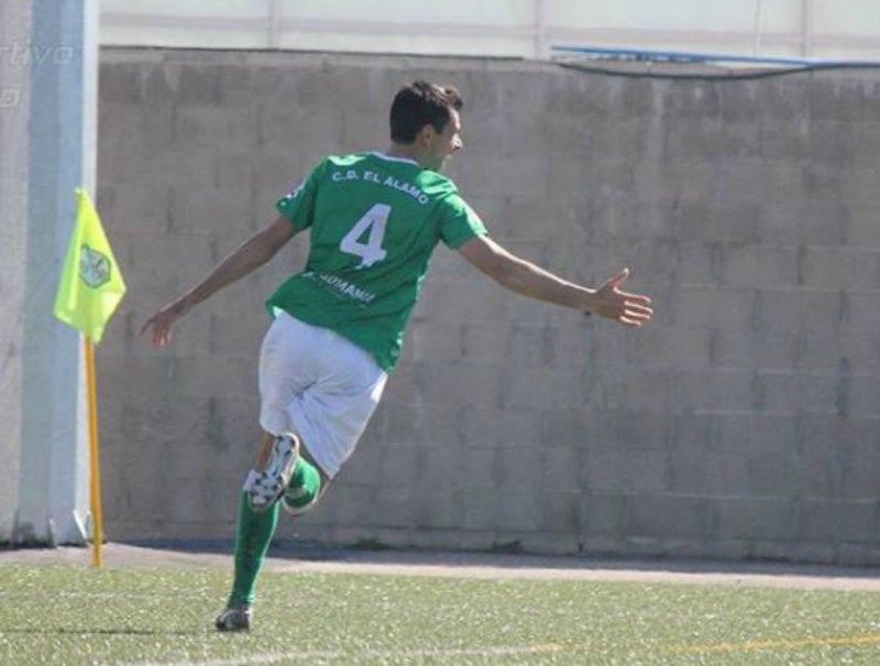 El zaguero ahora juega en el Club Deportivo El Álamo en Madrid