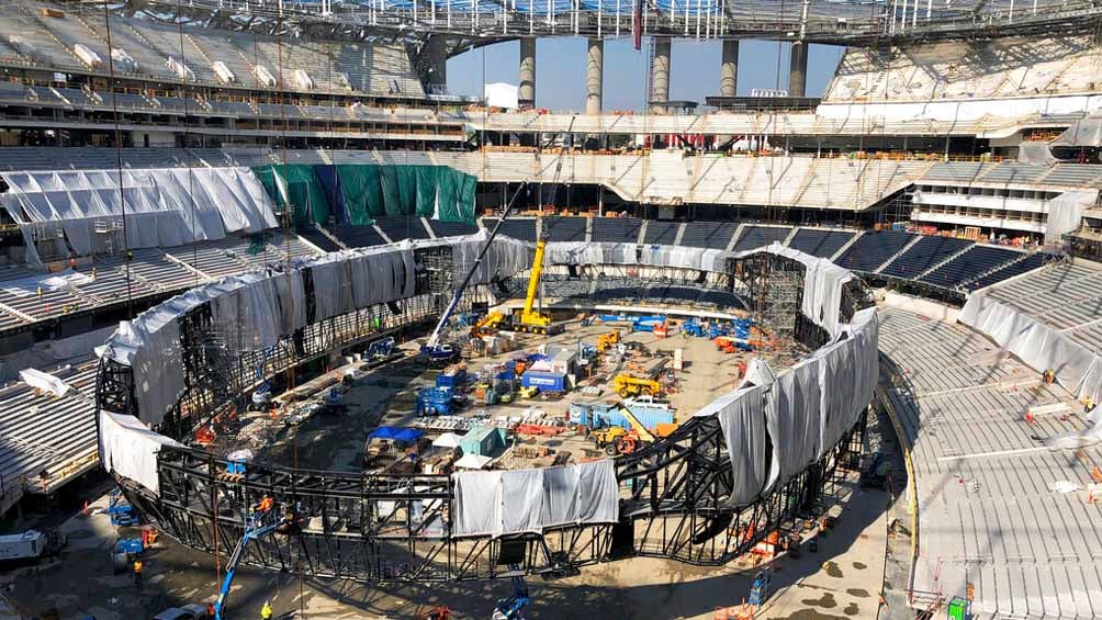 El SoFi Stadium durante su construcción