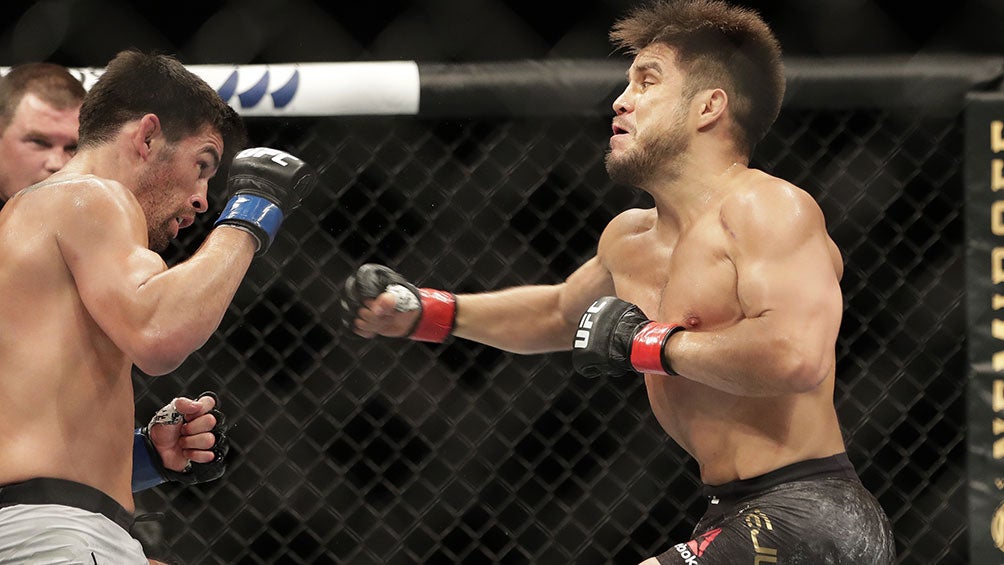 Henry Cejudo en la pelea contra Dominick Cruz 