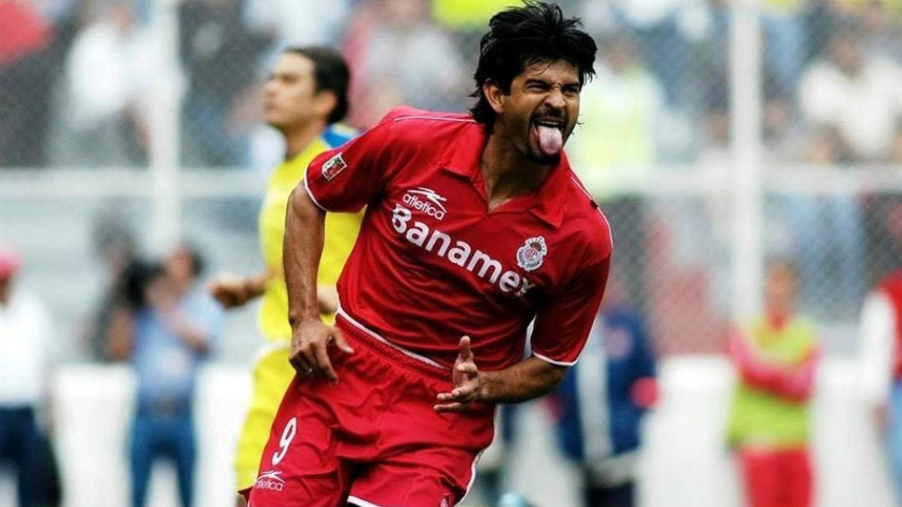 Cardozo jugando con Toluca