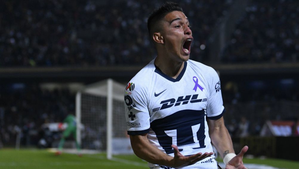 Favio Álvarez celebrando una anotación ante América 