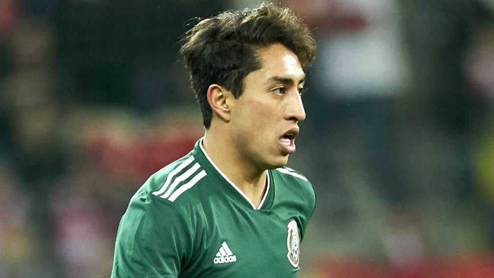 Omar Govea jugando con la Selección Mexicana