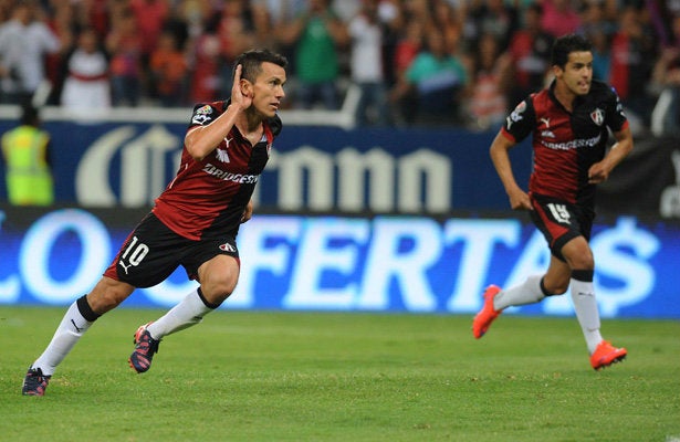 Chato Rodríguez en festejo de gol