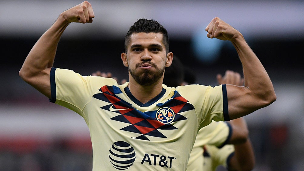 Martín celebra un gol con el América