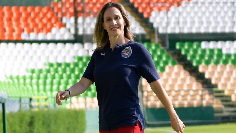 Nelly Simón, directora deportiva de Chivas Femenil