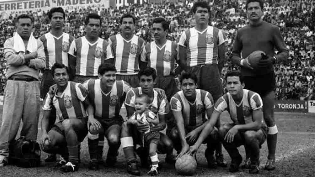 Elementos del Campeonísimo posan para una postal en 1958