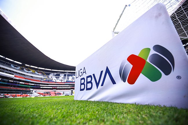 Pancarta de la Liga MX en el Estadio Azteca