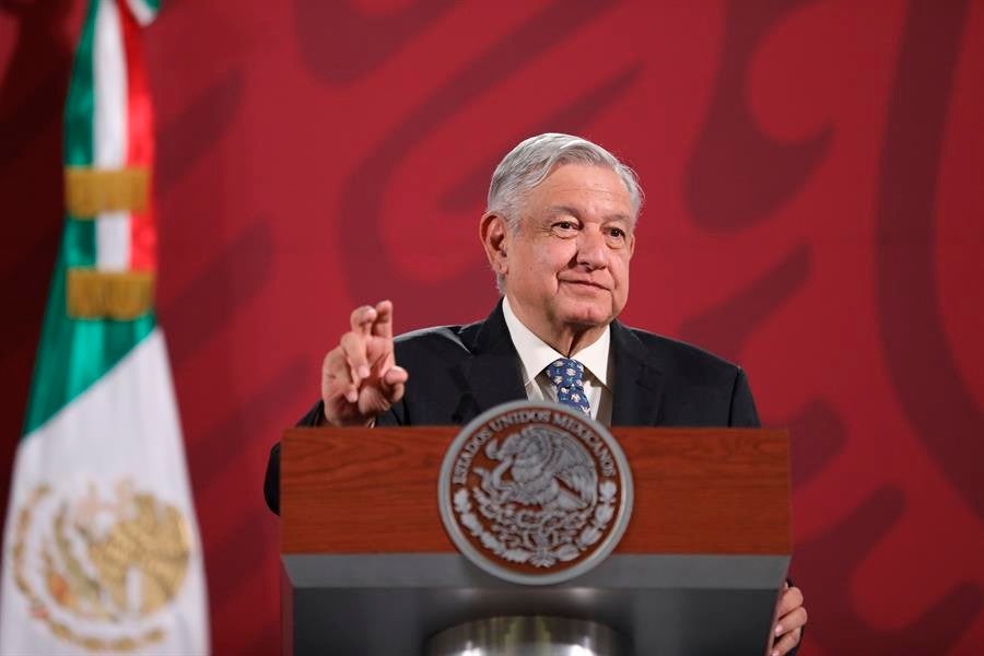 AMLO en conferencia de prensa en el Palacio Nacional