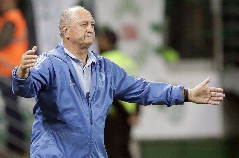 Scolari durante un duelo del Palmeiras en Brasil 