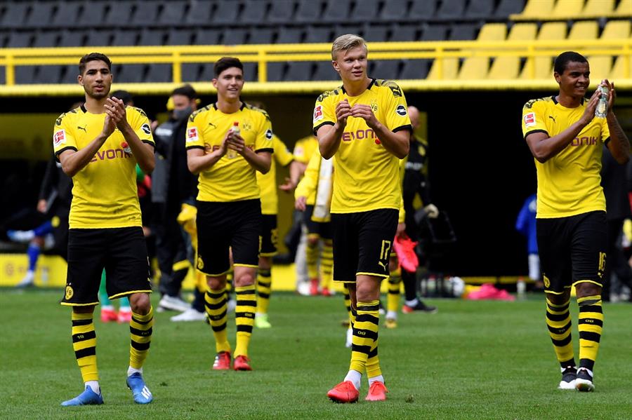 Jugadores del Borussia dedican victoria a su afición