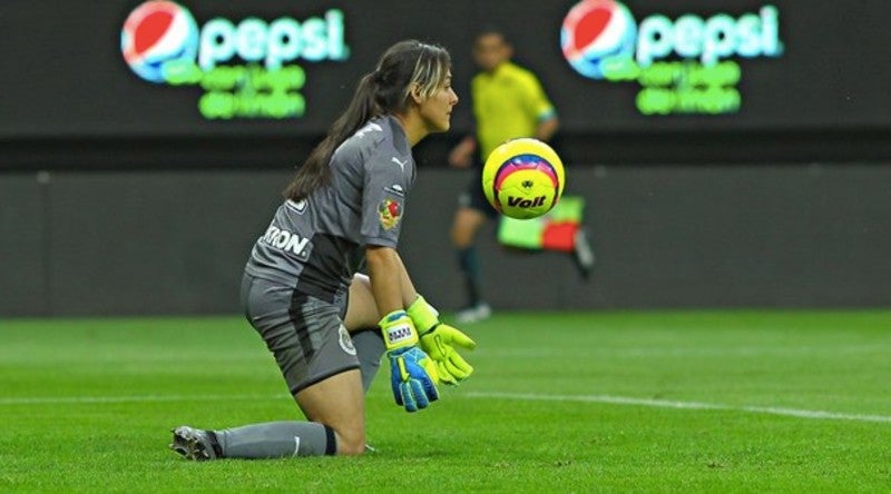 Félix en un juego de la Liga MX Femenil 