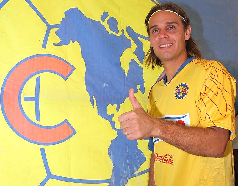 Richard Núñez durante su presentación con América 