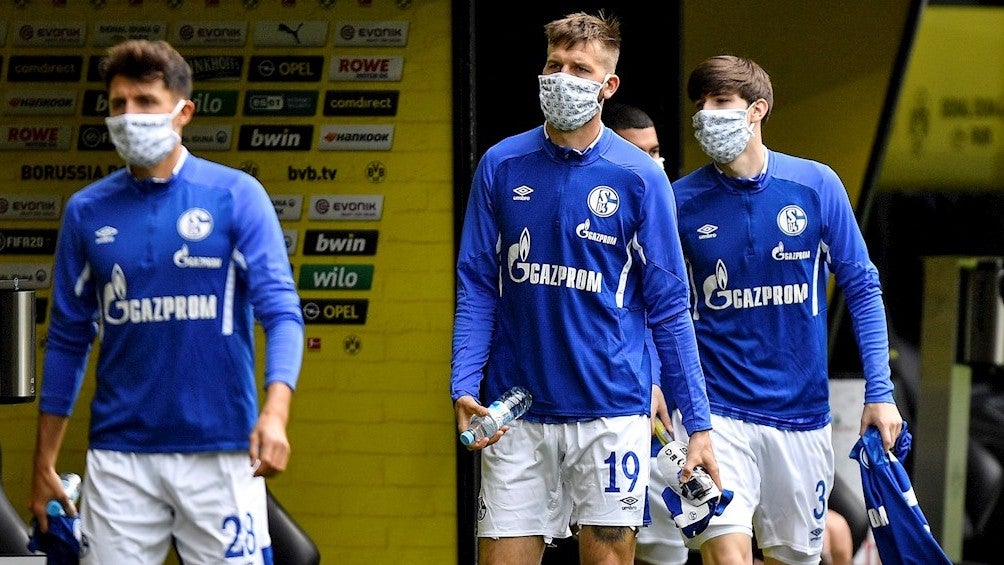 Jugadores del Schalke 04 en el regreso de la Bundesliga