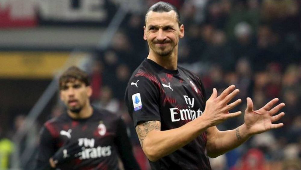  Zlatan Ibrahimovic en acción con el Milan