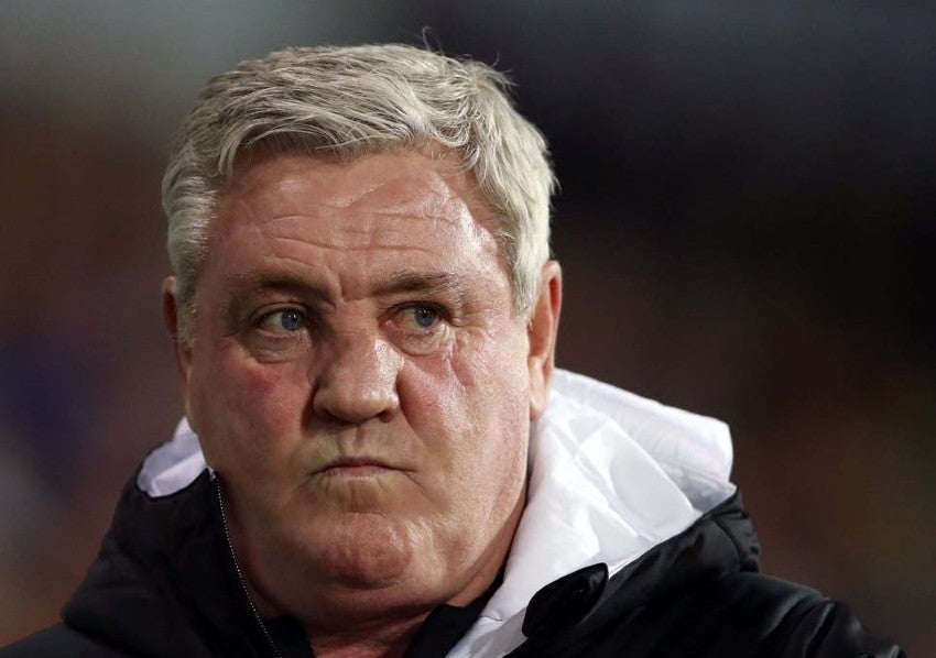 Steve Bruce durante un partido del Newcastle