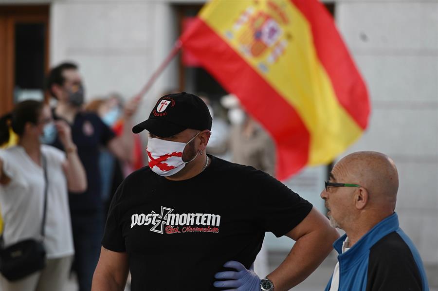 Ciudadanos protestan en España en medio de la pandemia del Covid-19