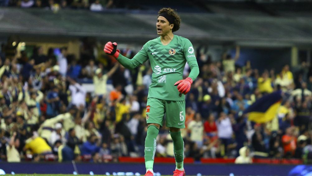 Memo Ochoa durante un partido del América