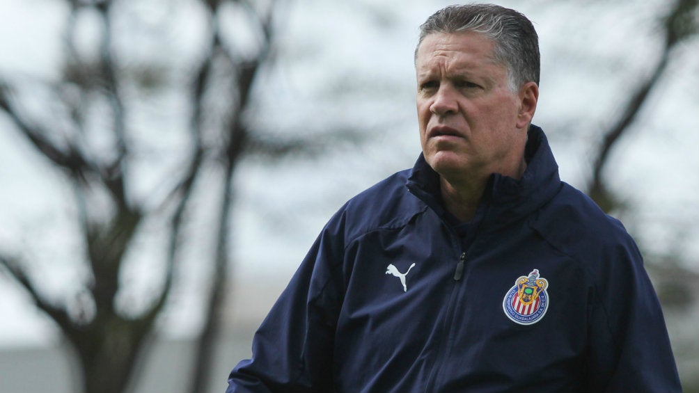 Peláez en entrenamiento con Chivas