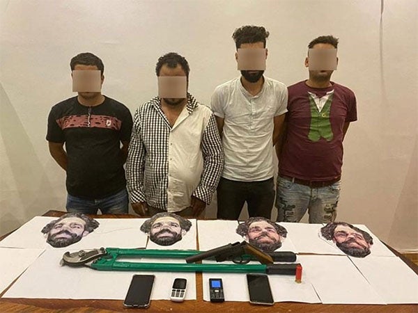 Los delincuentes detenidos con las máscaras 