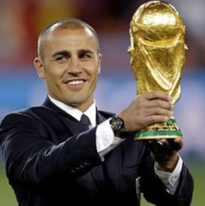 Cannavaro con la Copa del Mundo en 2006