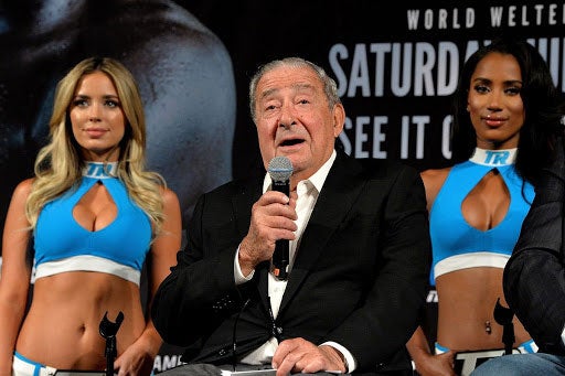 El promotor Bob Arum  en una conferencia