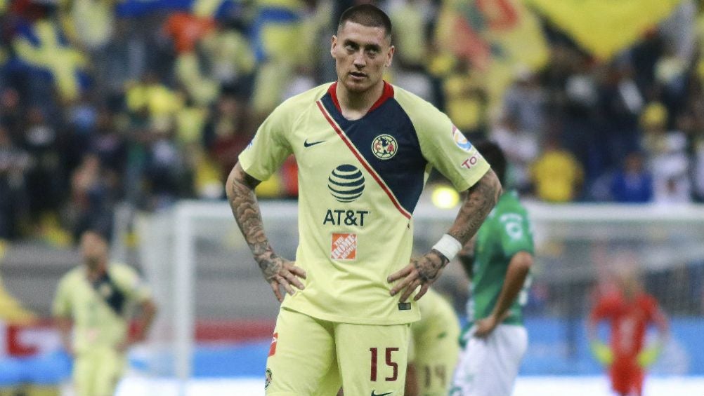 Nicolás Castillo en acción con América