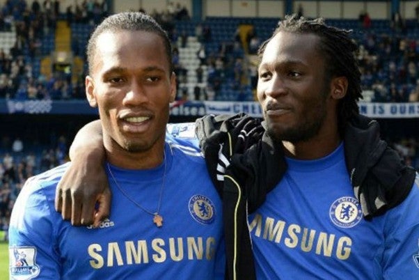 Drogba con Lukaku en el lejano 2012