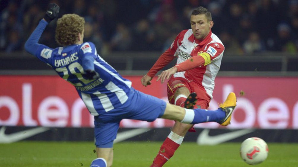 Acción en el Hertha Berlín vs Unión Berlín