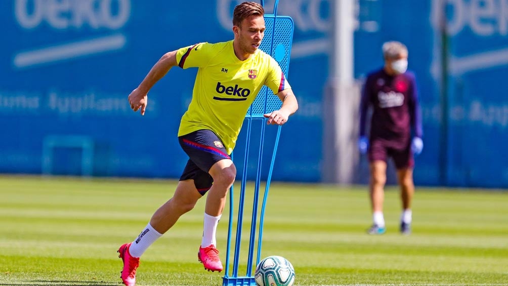 Arthur Melo durante un entrenamiento con el Barcelona