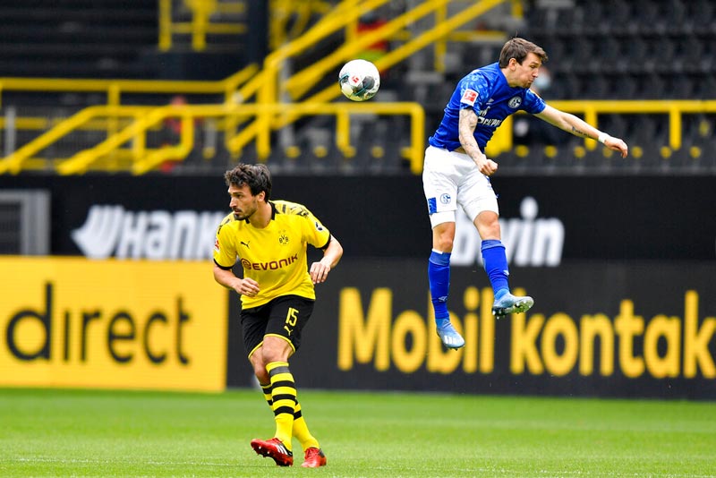 El central alemán en el partido contra el Schalke