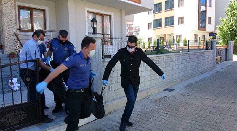 Autoridades en Turquía retiran el cuerpo de la novia del boxeador