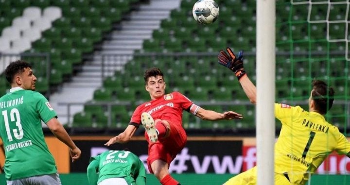 Havertz, rematando a gol en el partido ante el Bremen 