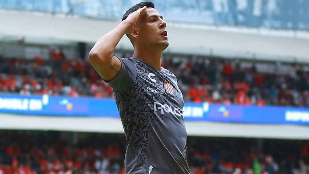 Mauro Quiroga en celebración de gol con Necaxa